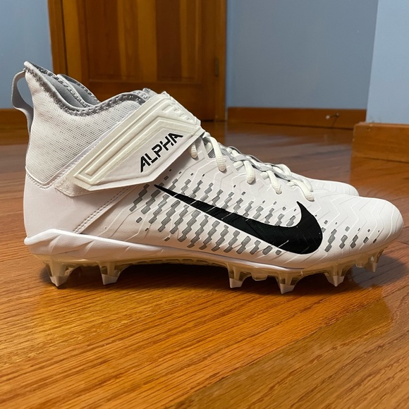 Nike Alpha Menace Pro 2 Mid Cleats AQ3209-100 Size 12 White -New